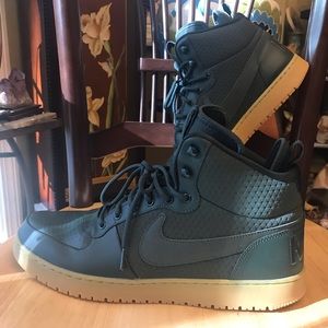 Men’s NIKE Sneakers Court Borough Green Size 14